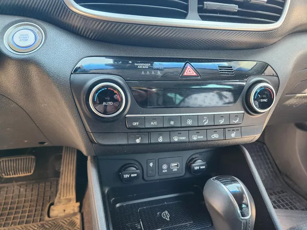 Hyundai Tucson 1.6-AUTOMAT-KAMERA - foto 9