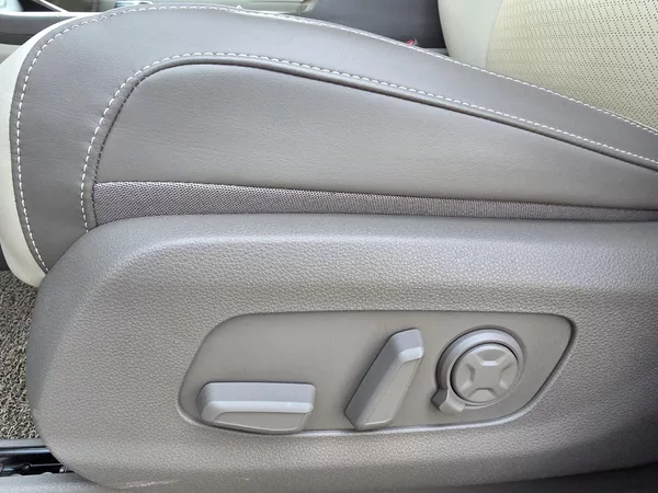 Kia Carnival 1.6-HEV-AUTOMAT-6+3MÍSTA - foto 14