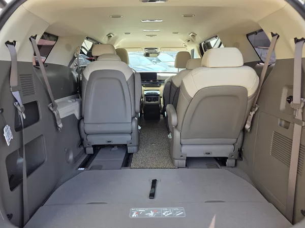 Kia Carnival 1.6-HEV-AUTOMAT-6+3MÍSTA - foto 17
