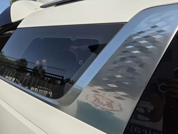 Kia Carnival 1.6-HEV-AUTOMAT-6+3MÍSTA - foto 21