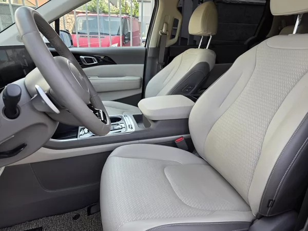 Kia Carnival 1.6-HEV-AUTOMAT-6+3MÍSTA - foto 29