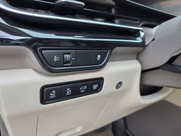 Kia Carnival 1.6-HEV-AUTOMAT-6+3MÍSTA - foto 34