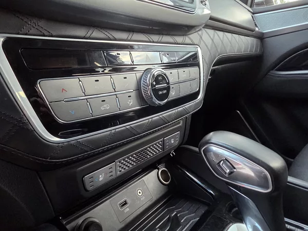 SsangYong Rexton 2.2-4x4-TAŽNÉ 3t-AUTOMAT