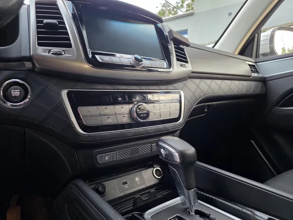 SsangYong Rexton 2.2-4x4-TAŽNÉ 3t-AUTOMAT - foto 12