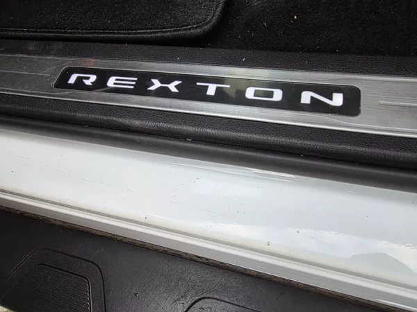SsangYong Rexton 2.2-4x4-TAŽNÉ 3t-AUTOMAT - foto 16