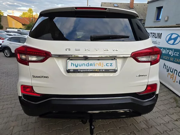 SsangYong Rexton 2.2-4x4-TAŽNÉ 3t-AUTOMAT - foto 26