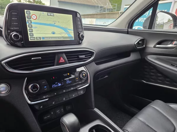 Hyundai Santa Fe 2.2-PREMIUM-AUTOMAT-KŮŽE - foto 11