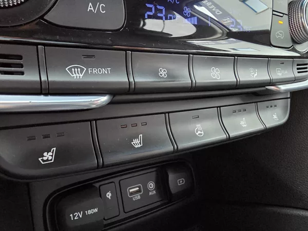 Hyundai Santa Fe 2.2-PREMIUM-AUTOMAT-KŮŽE - foto 19