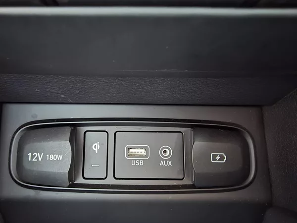 Hyundai Santa Fe 2.2-PREMIUM-AUTOMAT-KŮŽE - foto 4