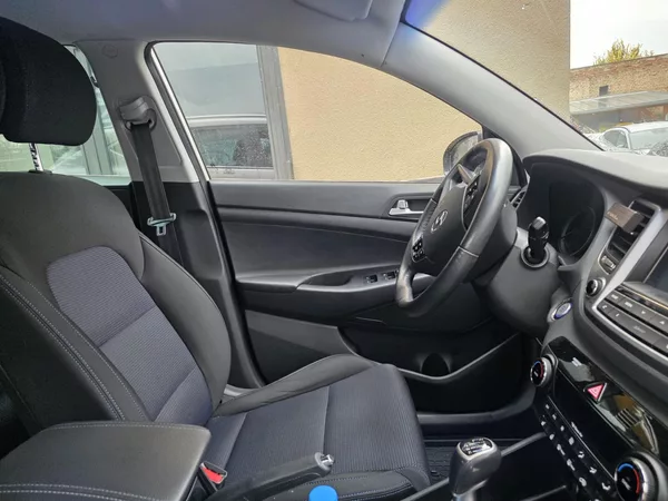 Hyundai Tucson 1.7-1MAJ.-TOP STAV-NAVI-KAMERA - foto 7