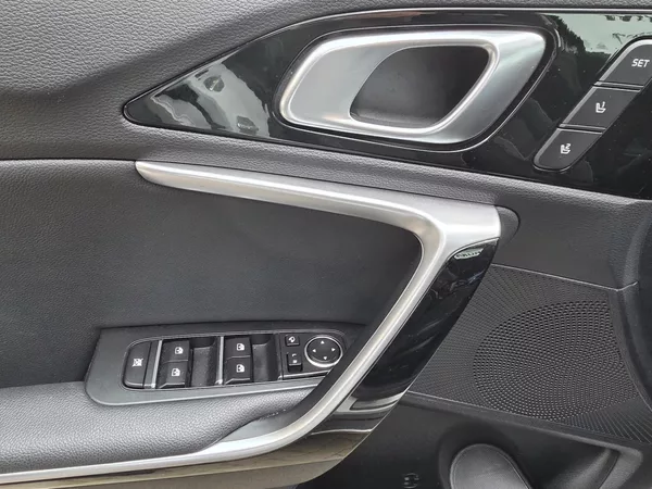 Kia XCeed 1.6-PLUG-IN HYBRID-1.MAJITEL - foto 13