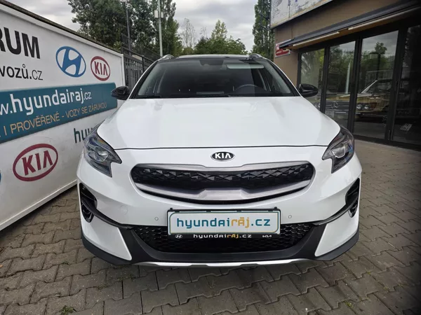 Kia XCeed 1.6-PLUG-IN HYBRID-1.MAJITEL - foto 3