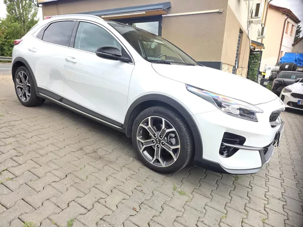 Kia XCeed 1.6-PLUG-IN HYBRID-1.MAJITEL - foto 7
