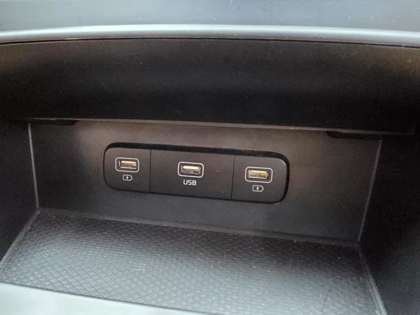 Kia Carnival 2.2-9 míst-SKLADEM - foto 18