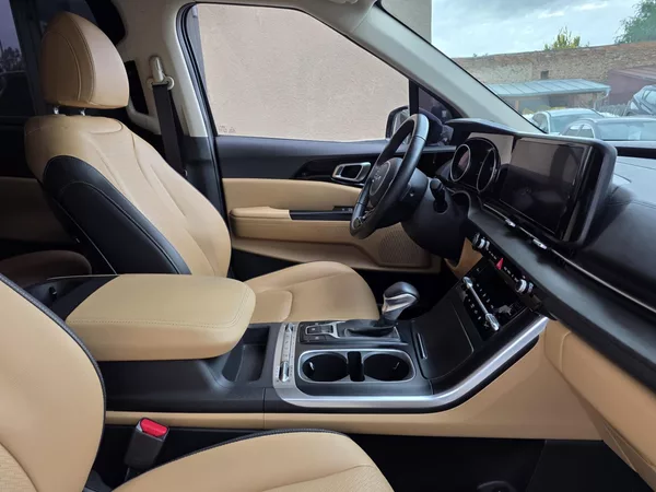 Kia Carnival 2.2-9 míst-SKLADEM - foto 48