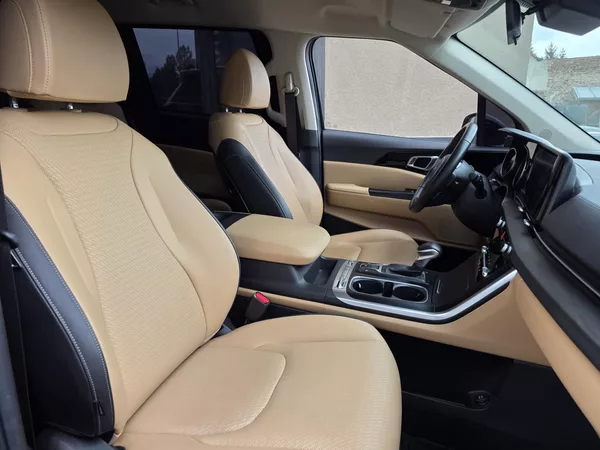 Kia Carnival 2.2-9 míst-SKLADEM - foto 53