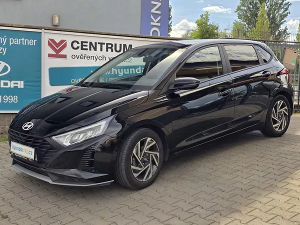 Hyundai i20 1.2-V ZÁRUCE-VYHŘÍVANÝ VOLANT