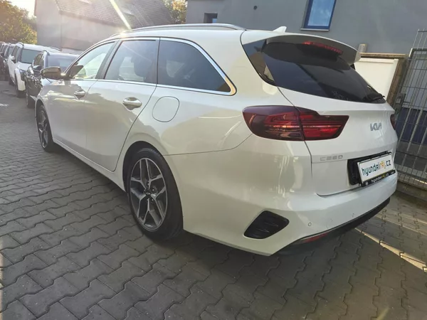 Kia Ceed 1.5-V ZÁRUCE-AUTOMAT - foto 12