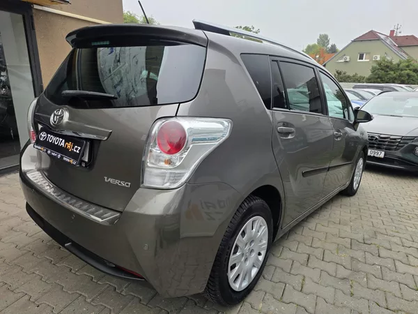 Toyota Verso 1.8-2+3SEDAD.NÍZKÉ KM-TOP STAV - foto 10