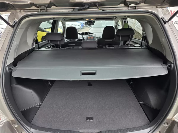 Toyota Verso 1.8-2+3SEDAD.NÍZKÉ KM-TOP STAV - foto 18