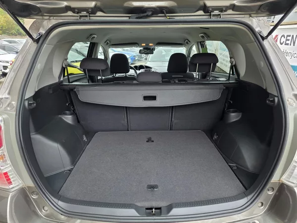 Toyota Verso 1.8-2+3SEDAD.NÍZKÉ KM-TOP STAV - foto 22