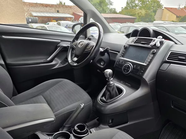 Toyota Verso 1.8-2+3SEDAD.NÍZKÉ KM-TOP STAV - foto 23