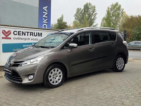 Toyota Verso 1.8-2+3SEDAD.NÍZKÉ KM-TOP STAV - foto 6
