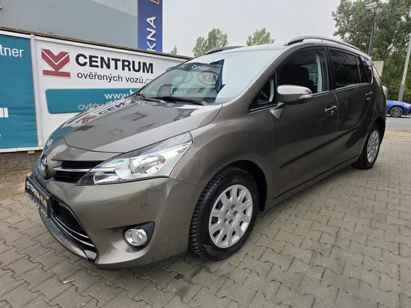 Toyota Verso 1.8-2+3SEDAD.NÍZKÉ KM-TOP STAV - foto 8