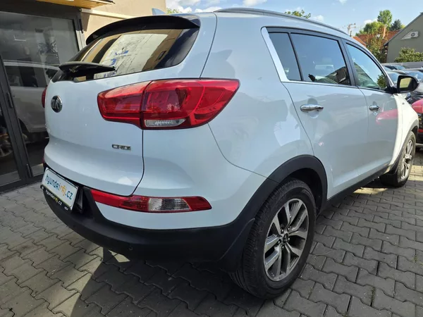 Kia Sportage 2.0-1.MAJ-NAVI-KAMERA-ISOFIX - foto 8