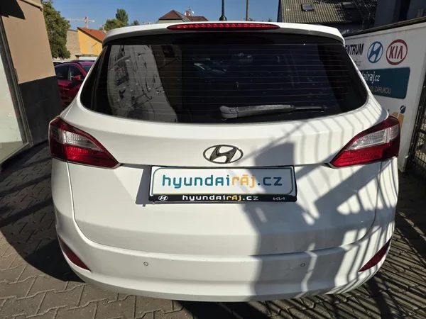 Hyundai i30 1.6-DPH-PĚKNÝ STAV-AUT.KLIMA - foto 12