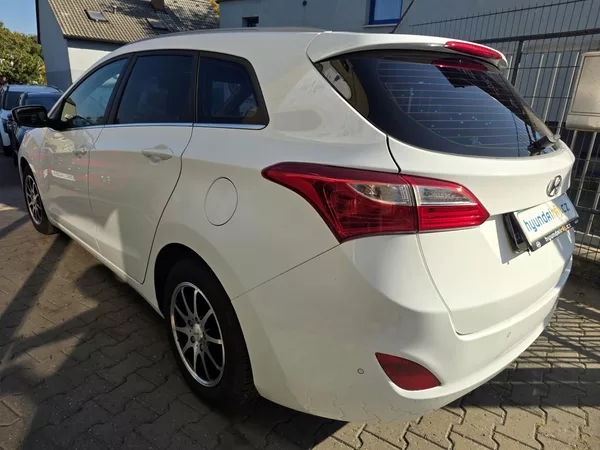 Hyundai i30 1.6-DPH-PĚKNÝ STAV-AUT.KLIMA - foto 14