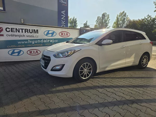 Hyundai i30 1.6-DPH-PĚKNÝ STAV-AUT.KLIMA - foto 4