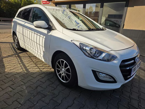 Hyundai i30 1.6-DPH-PĚKNÝ STAV-AUT.KLIMA - foto 8