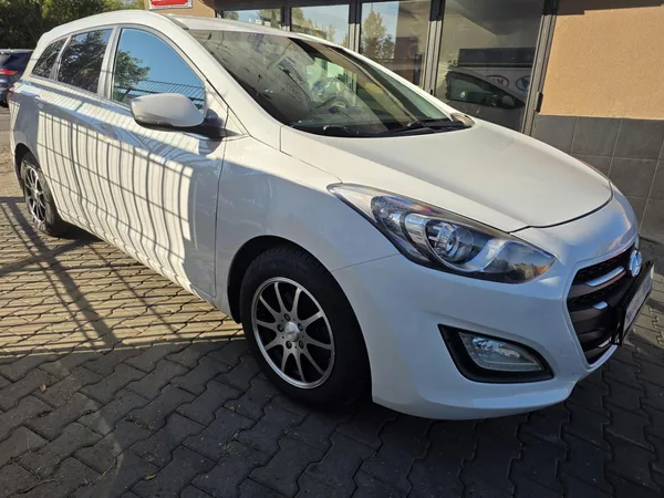 Hyundai i30 1.6-DPH-PĚKNÝ STAV-AUT.KLIMA - foto 9