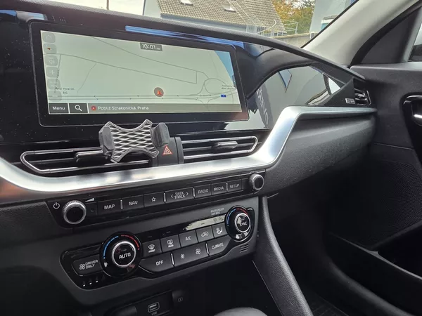 Kia Niro 1.6-HEV-AUTOMAT-NAVI-KAMERA - foto 18