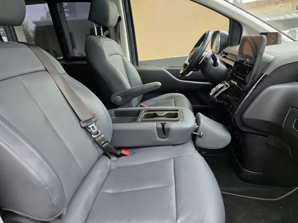 Hyundai Staria 2.2-AUTOMAT-KŮŽE-9MÍST - foto 31