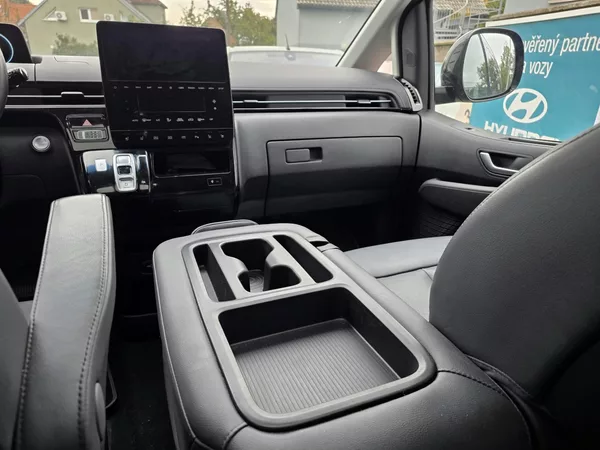 Hyundai Staria 2.2-AUTOMAT-KŮŽE-9MÍST - foto 34