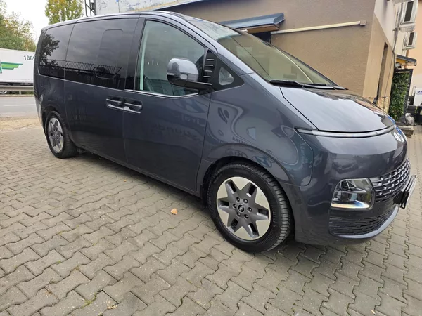 Hyundai Staria 2.2-AUTOMAT-KŮŽE-9MÍST - foto 9