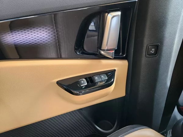 Kia Carnival 9 míst-REZERVACE - foto 15