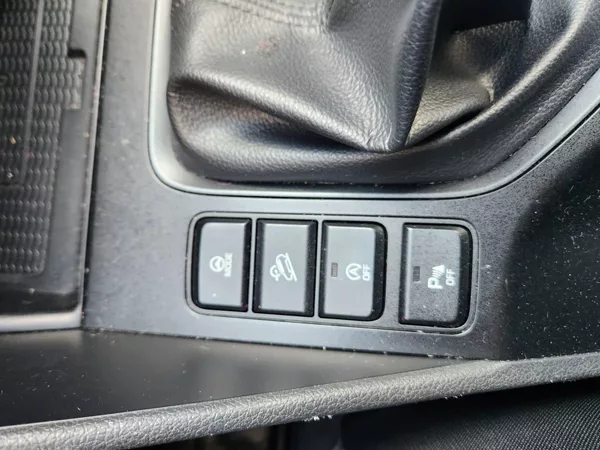 Hyundai Tucson 1.6-1.MAJITEL-TOP STAV-4x4 - foto 17