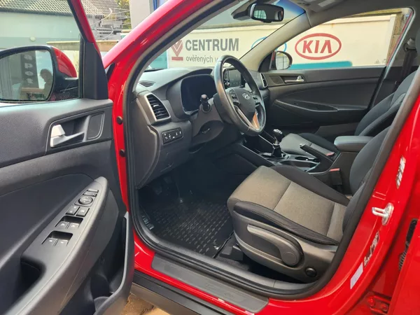 Hyundai Tucson 1.6-1.MAJITEL-TOP STAV-4x4 - foto 7