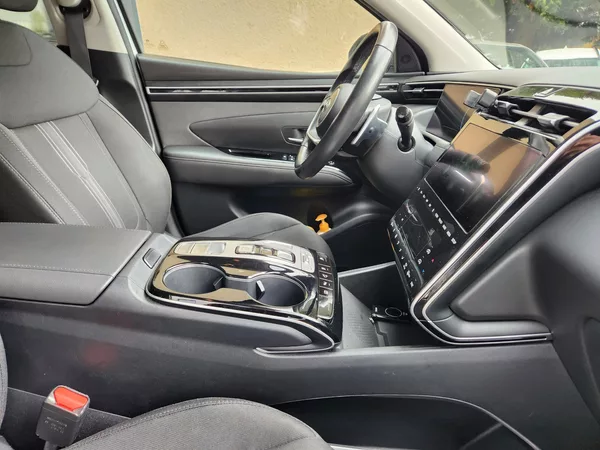 Hyundai Tucson 1.6-AUTOMAT-NAVI-KAMERA - foto 17