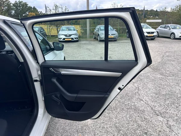 Škoda Octavia 1.2TSi ČR/TOP STAV/2xKOLA - foto 22