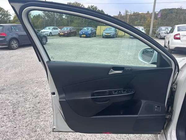 Volkswagen Passat 2.0TDi ČR/Rozvody/2*pneu/Tažné - foto 10