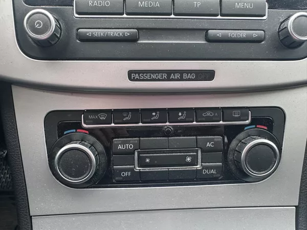 Volkswagen Passat 2.0TDi ČR/Rozvody/2*pneu/Tažné - foto 21