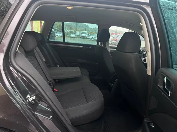 Škoda Superb 2.0TDi VýhřevSedadel/Serv.Knih - foto 17