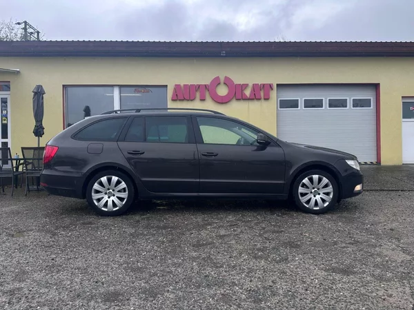 Škoda Superb 2.0TDi VýhřevSedadel/Serv.Knih - foto 2