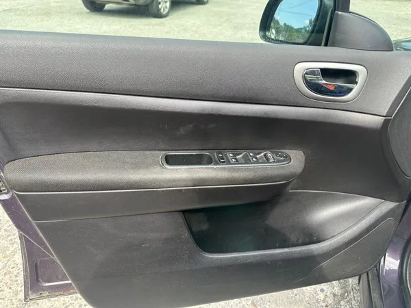 Peugeot 307 1.6i 80kw/2 sady pneu - foto 10
