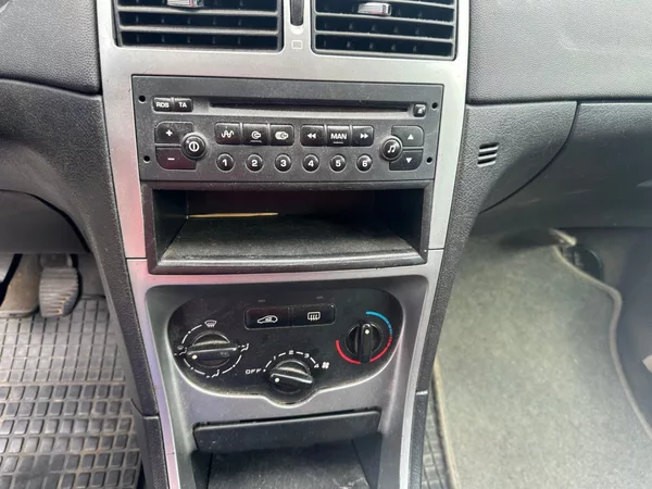 Peugeot 307 1.6i 80kw/2 sady pneu - foto 16