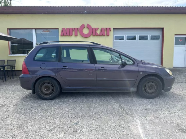 Peugeot 307 1.6i 80kw/2 sady pneu - foto 2